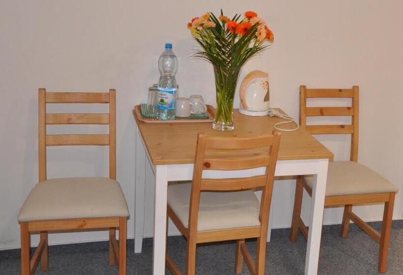 Четырехместный Номер Стандарт, Hostel Děčín Na Skřivánce