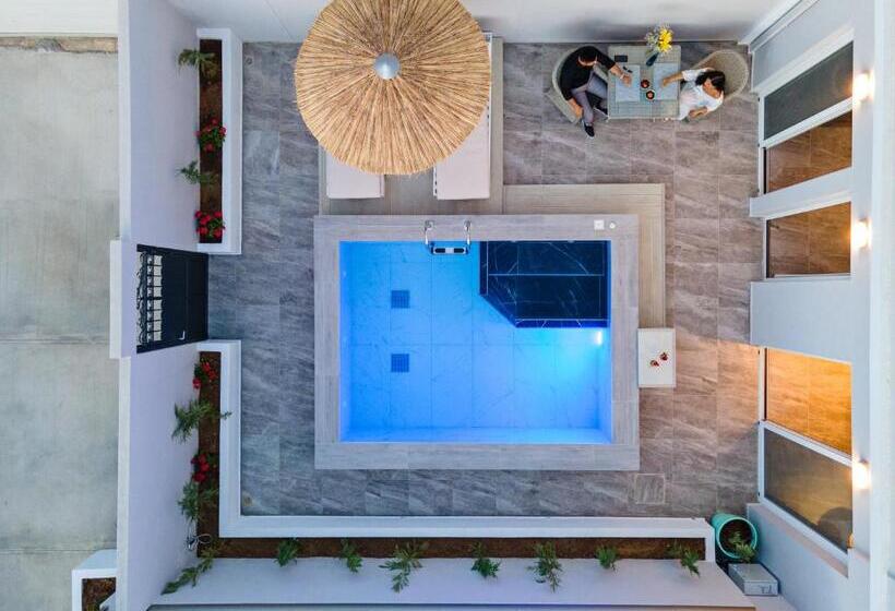 سوییت با استخر, Delfina Boutique