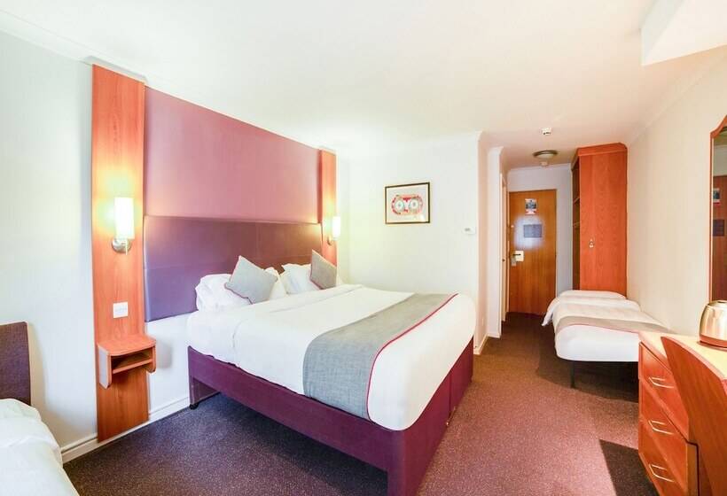 Четырехместный Номер Стандарт, Lakeside Haydock Hotel, St Helens