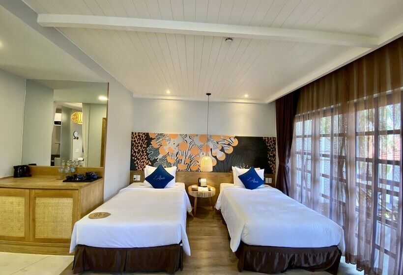 اتاق لوکس با چشم‌انداز باغ, L'azure Resort And Spa