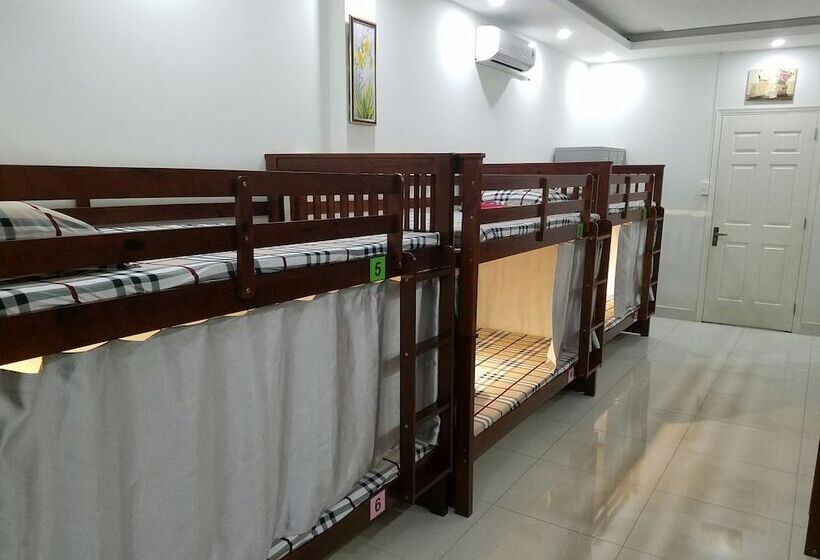 تختخواب در اتاق مشترک, Natural House Hostel