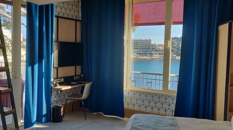 Трехместный Номер Deluxe Вид на Море, Splendid Hôtel & Spa