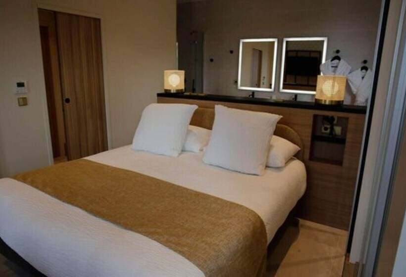 سوییت با چشم‌انداز دریا, Splendid Hôtel & Spa