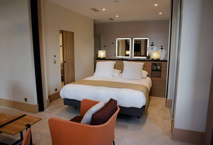 سوییت با چشم‌انداز دریا, Splendid Hôtel & Spa