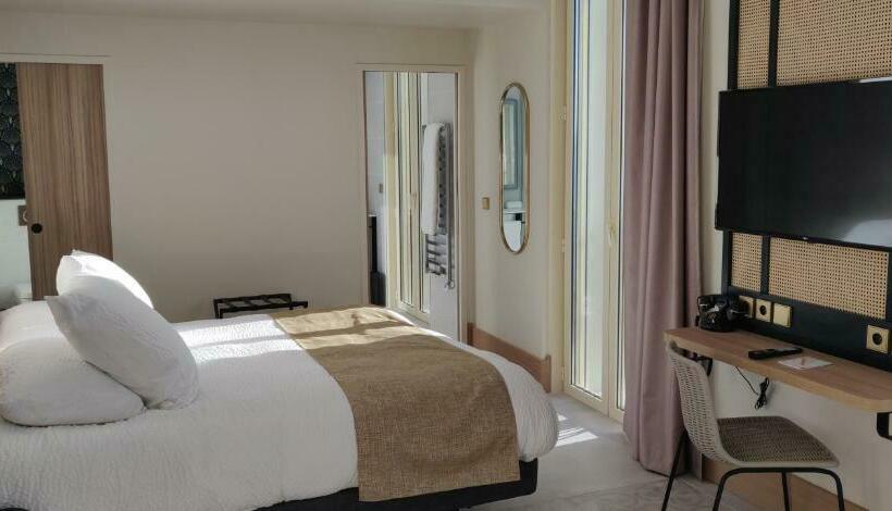 Номер Superior Вид на Море, Splendid Hôtel & Spa