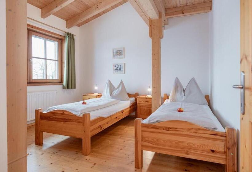 Апартаменты 2 Спальни с Балконом, Schullerhof