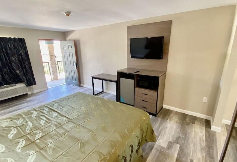 Люкс, Brentwood Inn & Suites