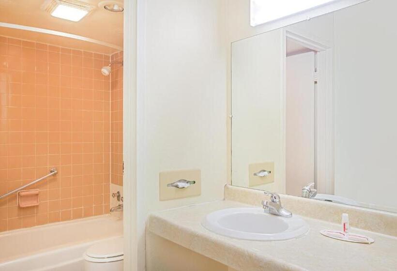 豪华房间, Days Inn By Wyndham Bristol Parkway
