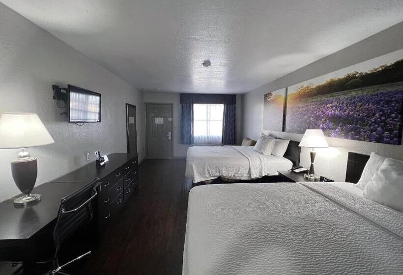 Номер Стандарт Адаптированный для Инвалидов, Days Inn & Suites By Wyndham   Canton First Monday Trade Days