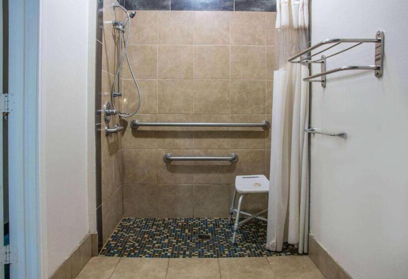 身障者適用キングサイズベッドルーム, Days Inn By Wyndham Humble/houston Intercontinental Airport
