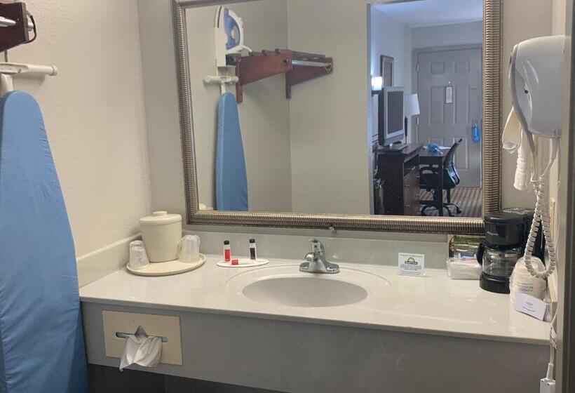 Люкс Кровать Кинг, Days Inn By Wyndham Ocean Springs