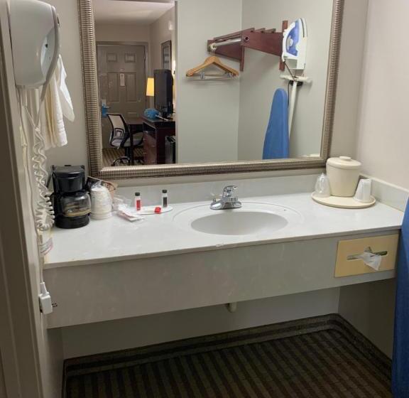 Люкс Кровать Кинг, Days Inn By Wyndham Ocean Springs
