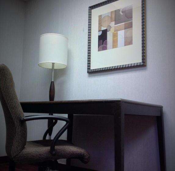 Люкс Кровать Кинг, Knights Inn Longview