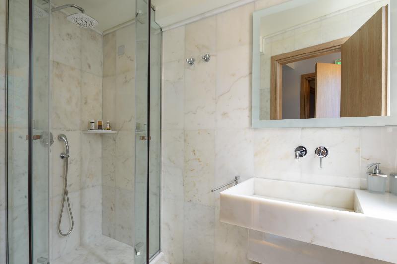 סוויטה, Fos Downtown Suites