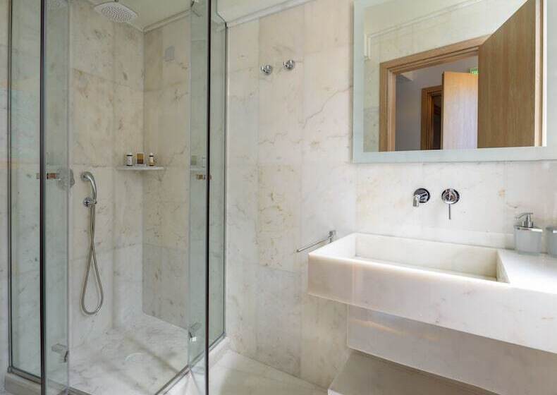 חדר סטנדרט לשלושה, Fos Downtown Suites