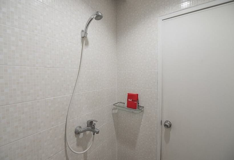 Номер Deluxe, Reddoorz Plus Near Undip Pleburan