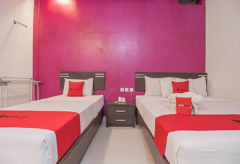 Семейный Номер, Reddoorz Plus Near Undip Pleburan