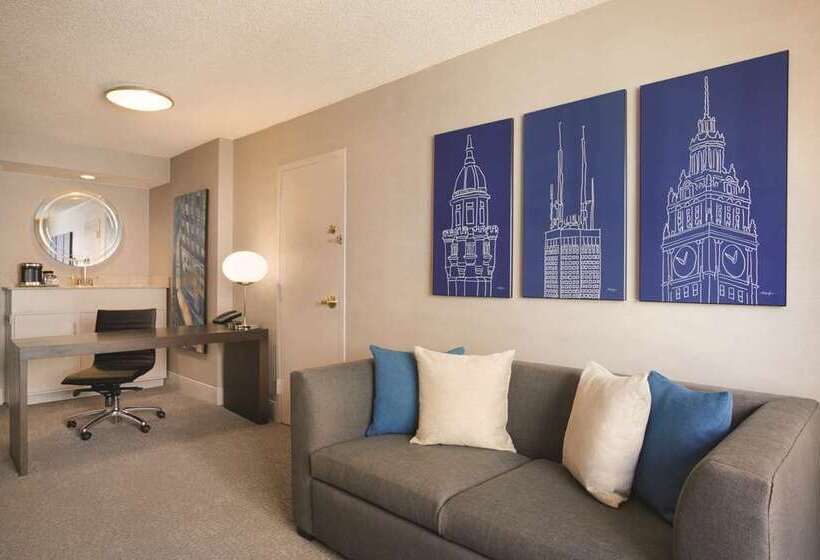 Suite met Kingsize Bed, Hilton Chicago/magnificent Mile Suites
