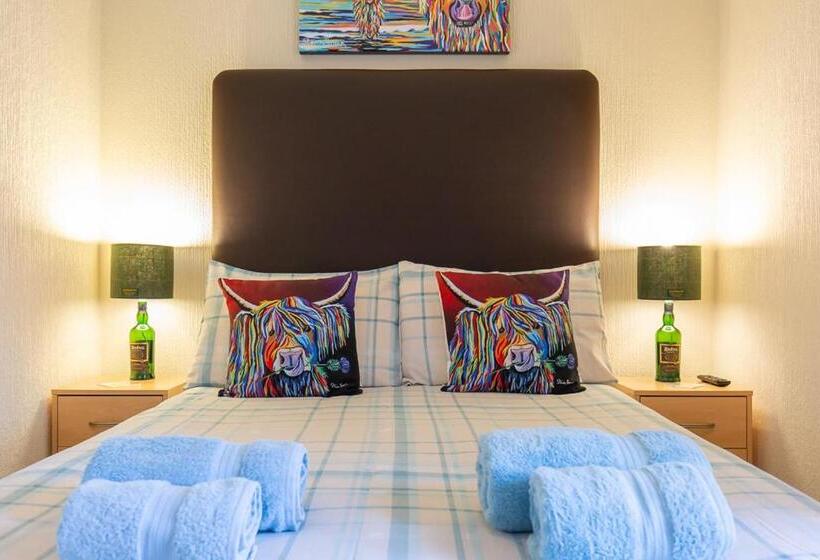 Standard room with outdoor bath, The Trout Fly Guest House