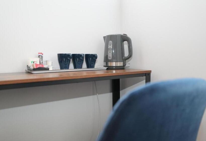 Номер Basic, Golders Park