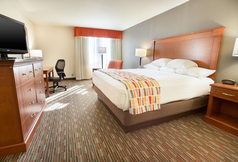Номер Deluxe, Drury Inn & Suites St. Louis Creve Coeur