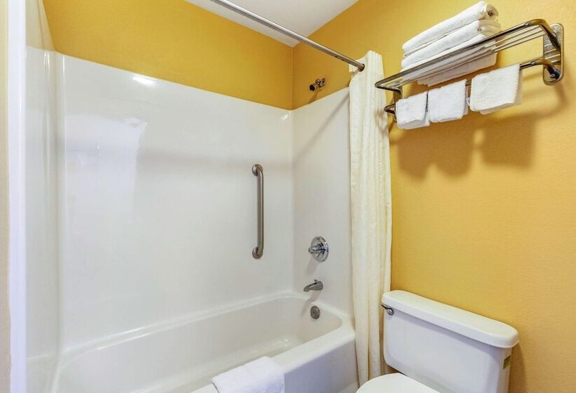 Люкс с гидромассажем, Econo Lodge