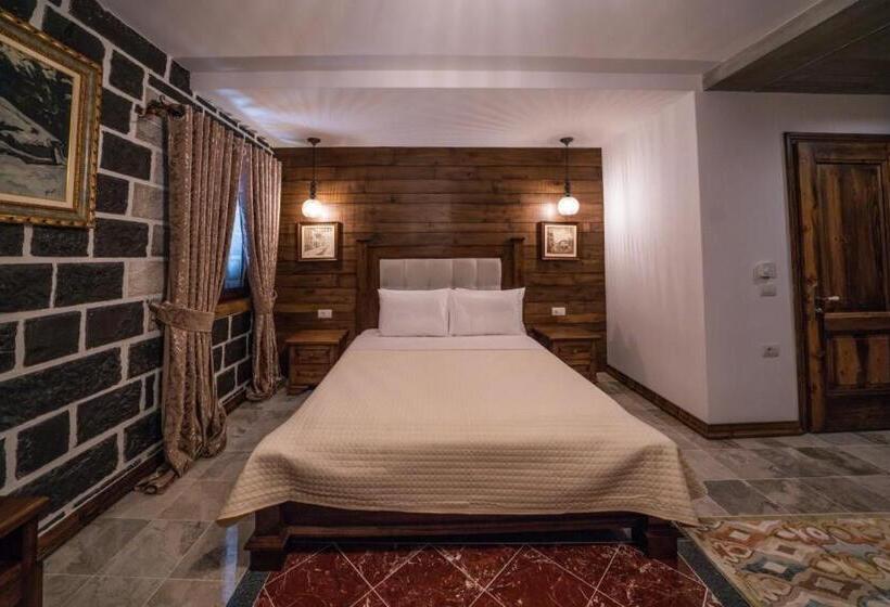 스탠다드 트리플 룸, Korça Boutique