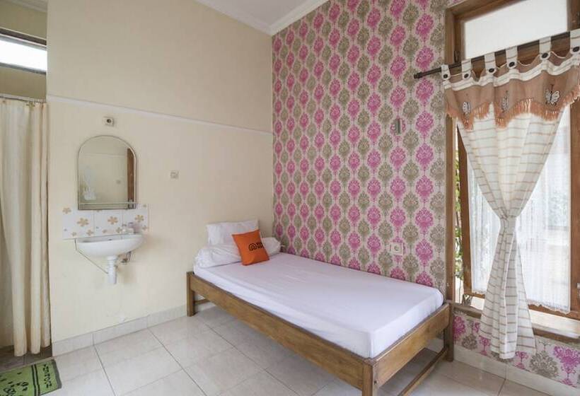Номер Стандарт Индивидуальный, Koolkost Near Hartono Mall Yogyakarta