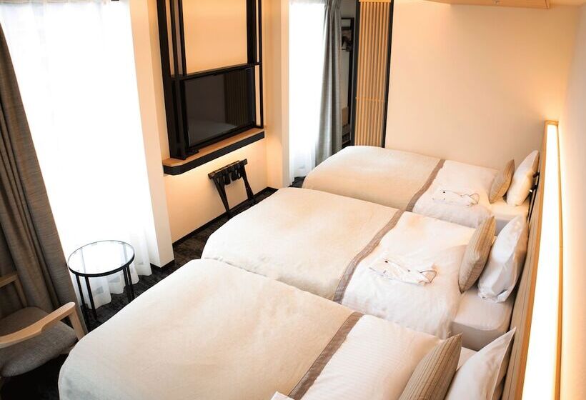 Quarto Triplo Estandar, Keihan Kyoto Ekiminami