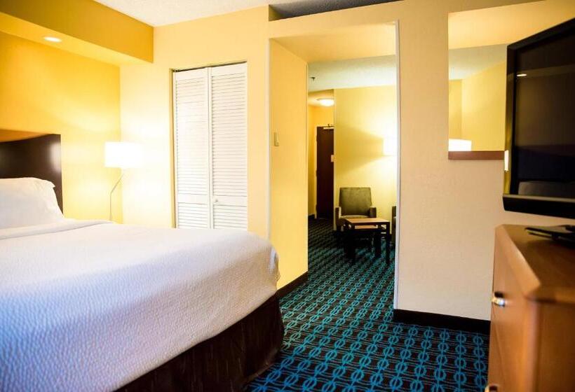 스위트 킹사이즈 침대, Fairfield Inn & Suites Fredericksburg