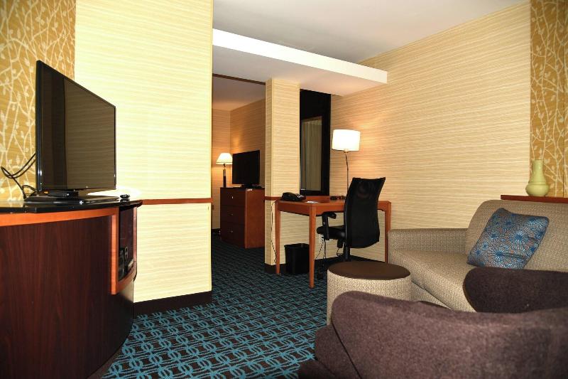 Люкс Кровать Кинг, Fairfield Inn Hartford Airport