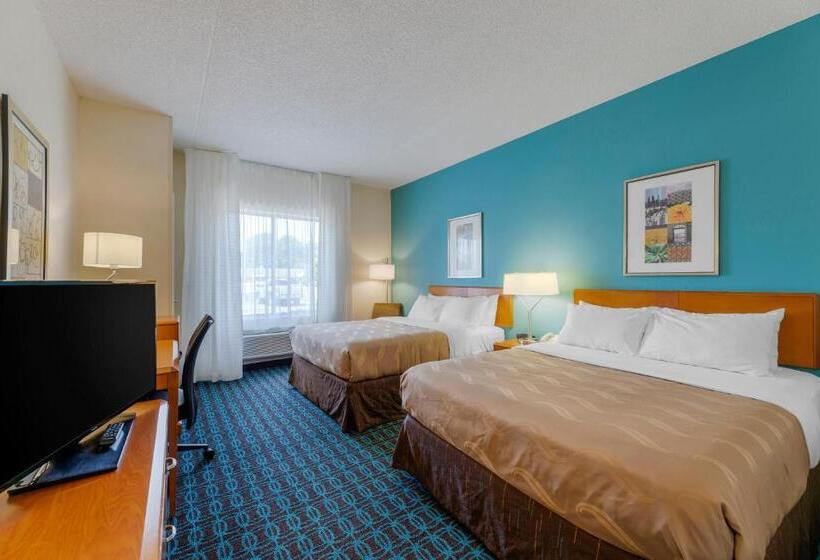 Четырехместный Номер Стандарт, Quality Inn & Suites Sandusky
