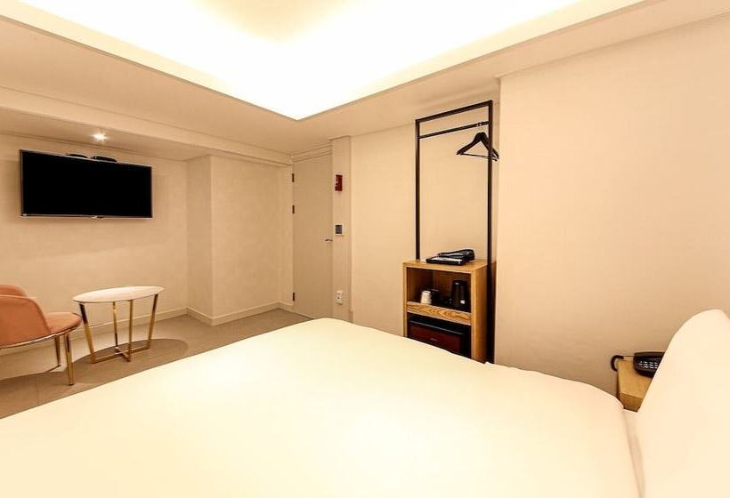 Номер Стандарт, Busan Seomyeon Business Hotel J7