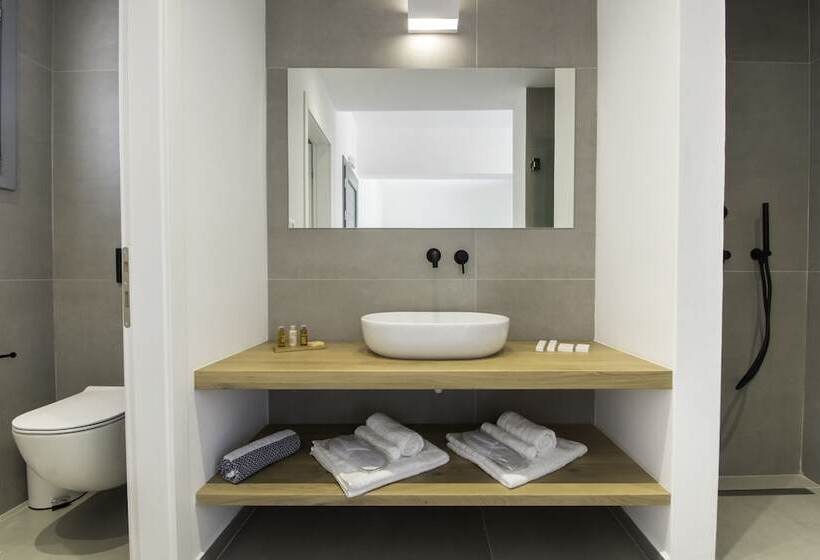 Люкс Кровать Квин, Oro Suites