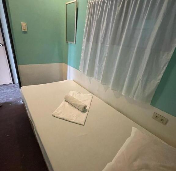 스탠다드 싱글 룸 공동욕실, Austrias Guest House