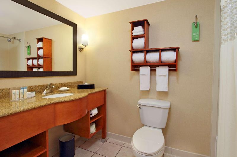 Номер Стандарт Адаптированный для Инвалидов, Best Western Plus Forest Park Inn