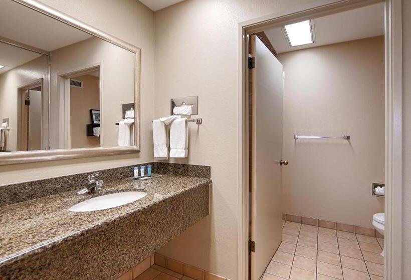 Family Suite, Best Western Plus Forest Park Inn