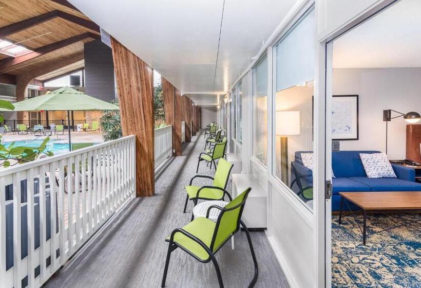 스탠다드 룸 킹사이즈 침대, Four Points By Sheraton Eastham Cape Cod