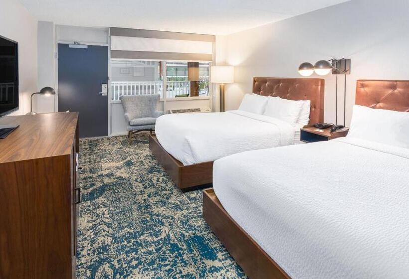 스탠다드 룸 풀장 전망, Four Points By Sheraton Eastham Cape Cod
