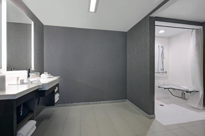 带皇后床的套间, Springhill Suites By Marriott Palm Desert