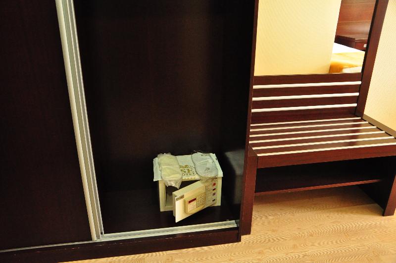 适合残疾人士使用的带超级大床的标准间, Holiday Inn Grand Haven Spring Lake, An Ihg