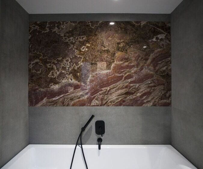 패밀리 룸, Art Suites Korai