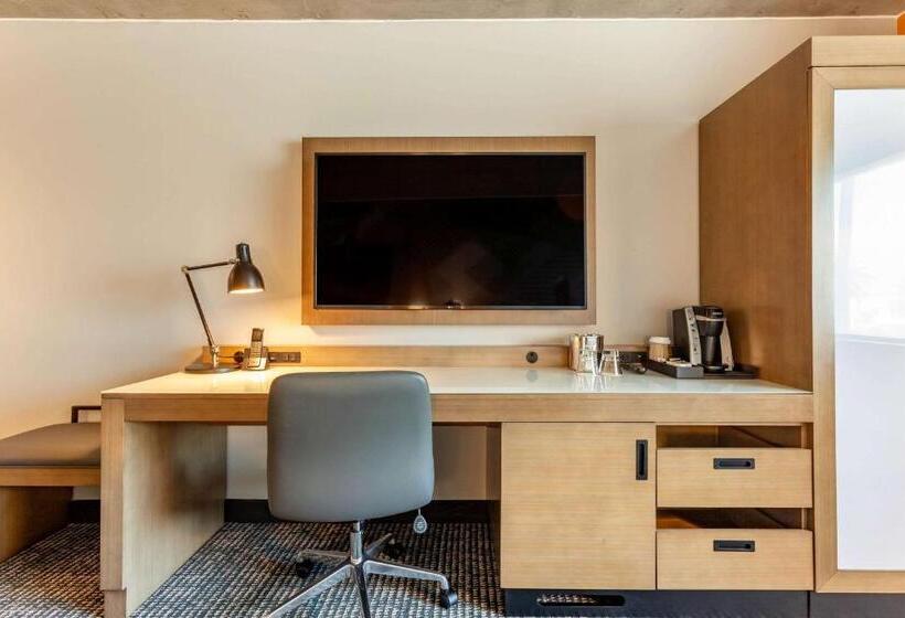 장애인을 위한 스탠다드 룸, Cambria Downtown Phoenix Convention & Airport