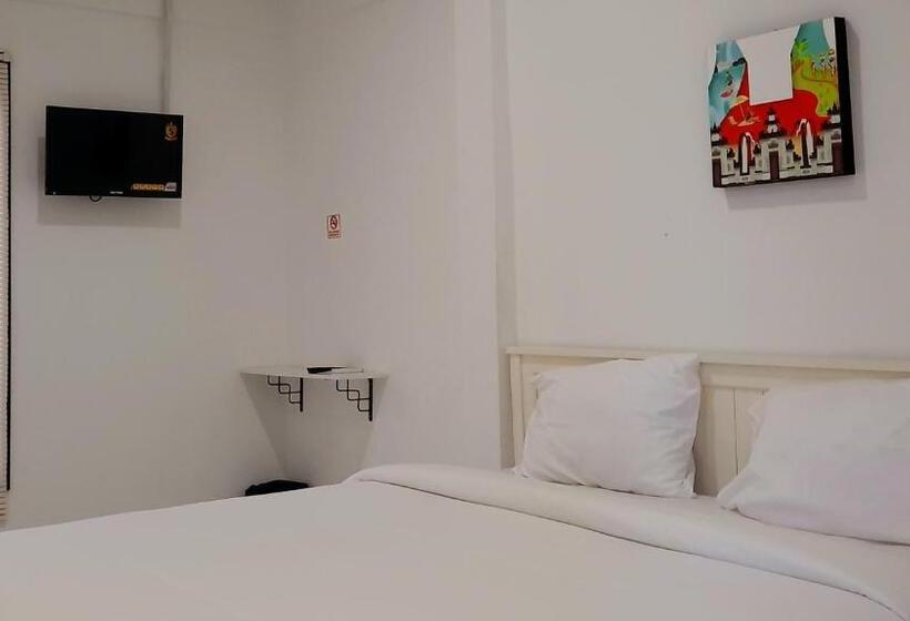 Номер Deluxe Кровать Кинг, Cozy Stay Kupang