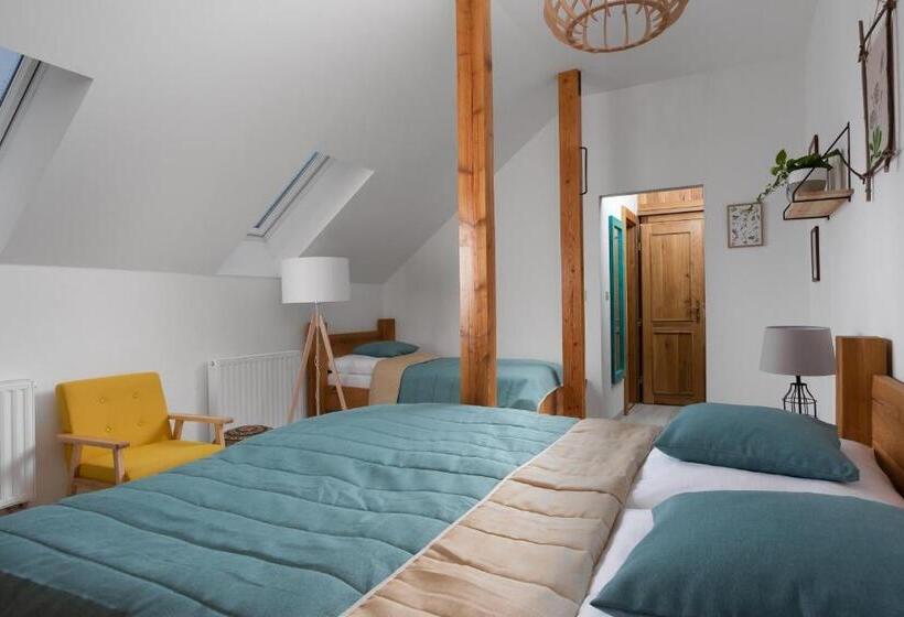 Standard Triple Room, Burina Residence