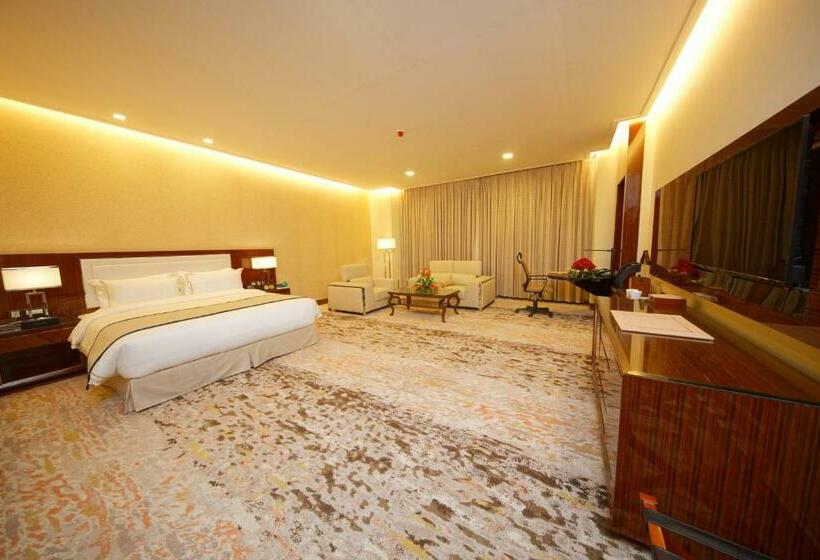 اتاق استاندارد با تخت بزرگ, Royal Swiss Lahore