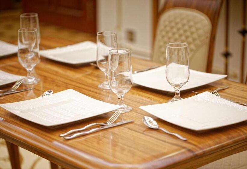 سوئیت پرزیدنت, Royal Swiss Lahore