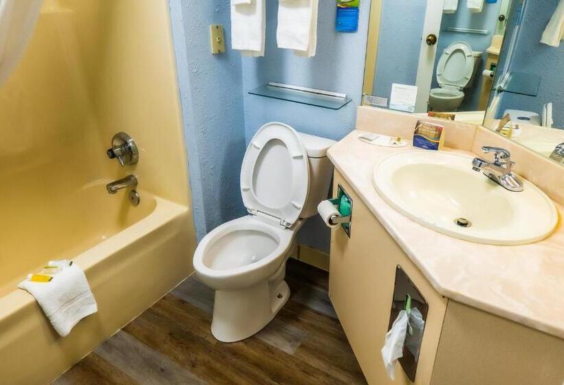 Люкс Deluxe Кровать Кинг, Baymont By Wyndham London Ky