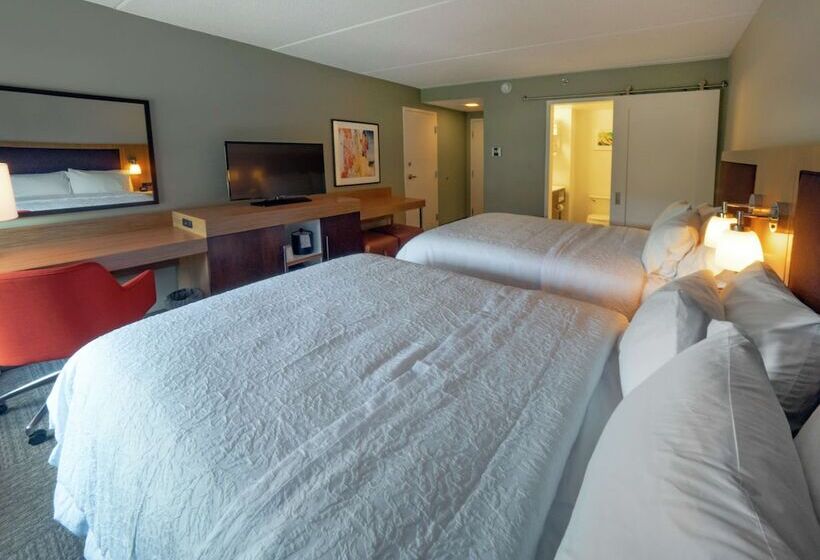 Standard Room 2 Double Beds, Hampton Inn Hazleton
