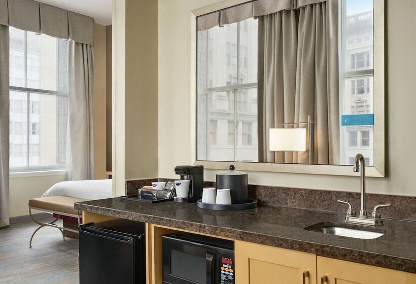 스탠다드 스튜디오 킹침대, Hampton Inn & Suites New Orleans Downtown